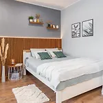 Romantic - Private Entrance! Апартаменты