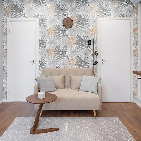 Apartment Romantic - Private Entrance! Parnu