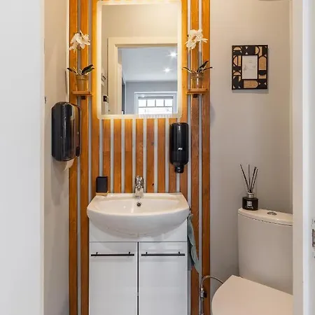 Romantic - Private Entrance! Apartment