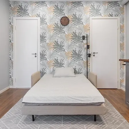 Romantic - Private Entrance! Parnu