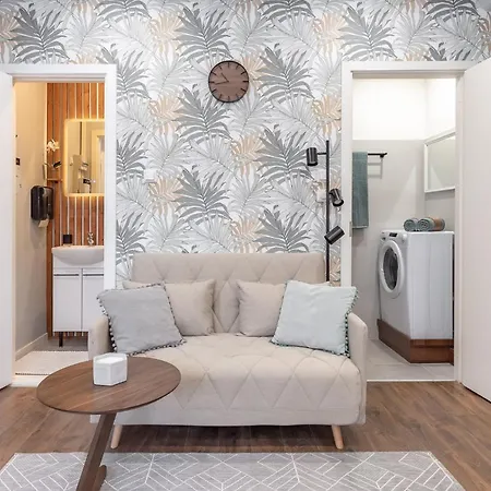 Apartment Romantic - Private Entrance! Parnu