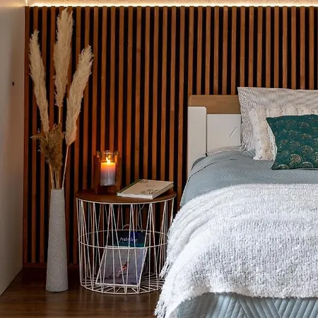 Romantic - Private Entrance! Apartment
