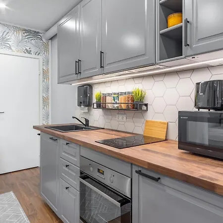 Romantic - Private Entrance! Apartment Parnu