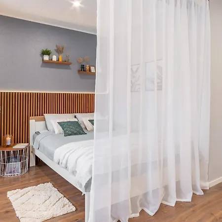 Romantic - Private Entrance! Apartman *