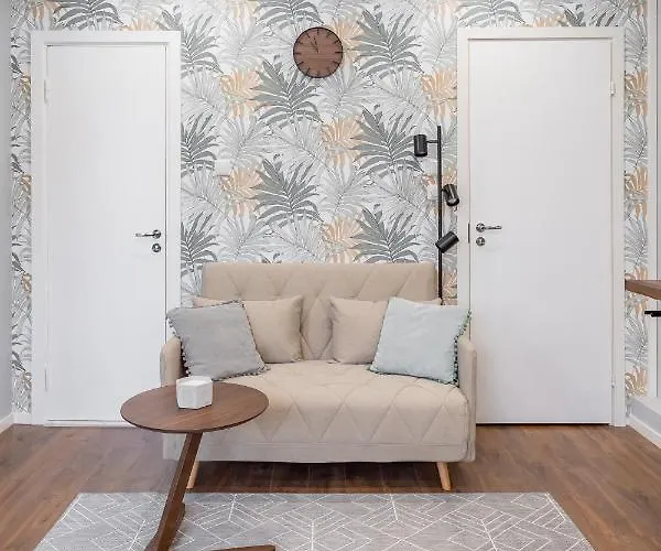 Apartment Romantic - Private Entrance! Parnu