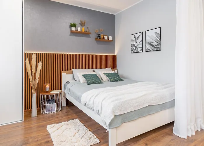 Romantic - Private Entrance! Apartment