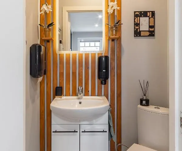 Romantic - Private Entrance! Apartment