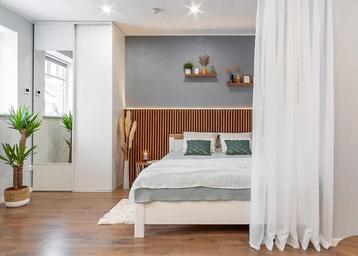 Romantic - Private Entrance!