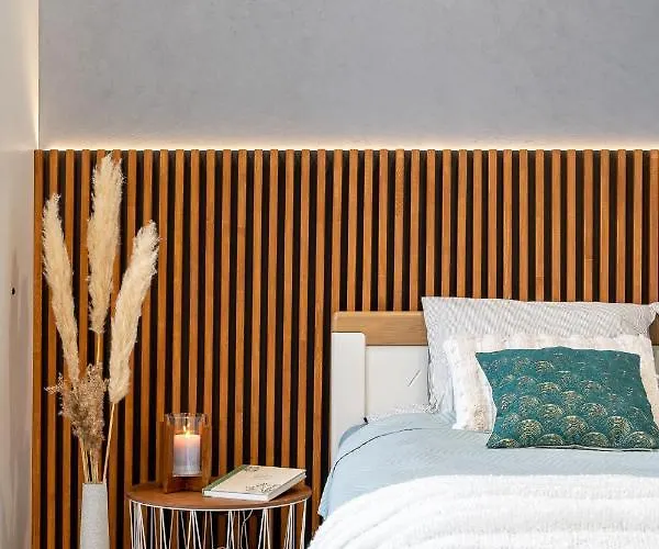 Romantic - Private Entrance! *