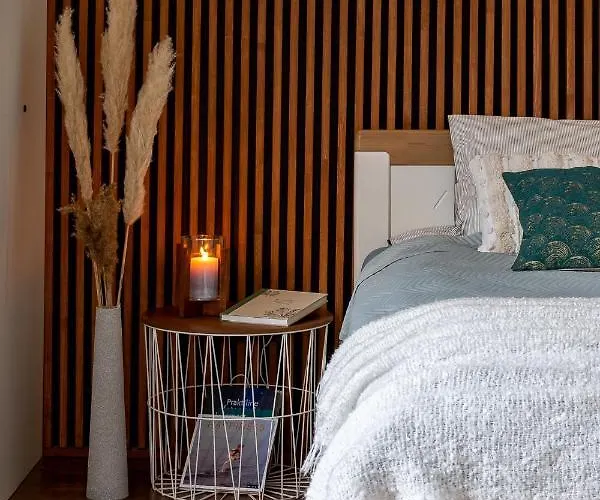 Romantic - Private Entrance! Apartment